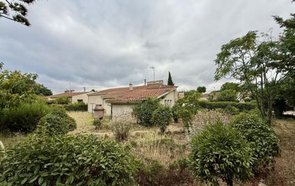 Vente Maison Villa de plain-pied à rafraîchir Pezenas   