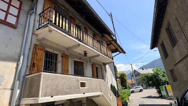 Maison mitoyenne sur 3 niveaux