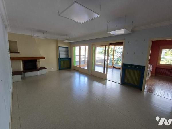 Tenement immobilier mixte habitation commercial