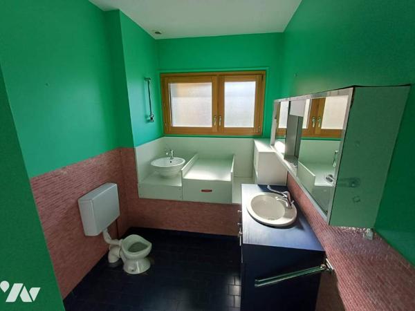 Tenement immobilier mixte habitation commercial