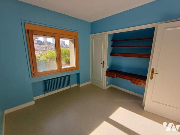 Tenement immobilier mixte habitation commercial