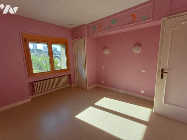 Tenement immobilier mixte habitation commercial