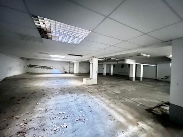 Grand parking de 350 m² en sous sol en centre ville de Perpignan, possibilité de découper les places