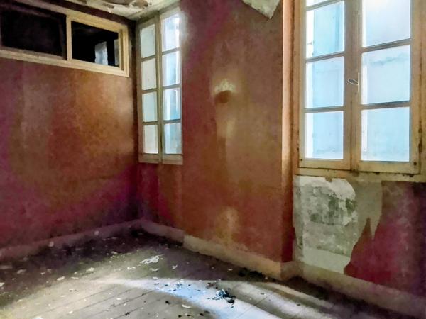Maison de ville à rénover 100 % – Idéal investisseur