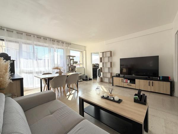 Appartement de Type2 avec extérieur et piscine