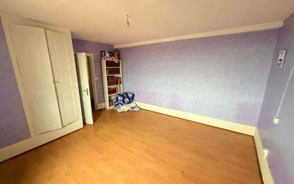 Maison à vendre    3 pièces •  Montrigaud