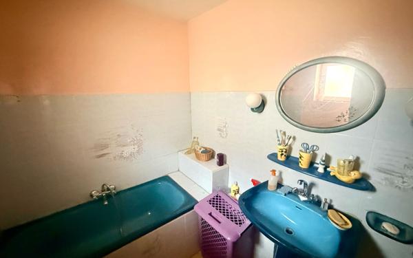 Maison à vendre    3 pièces •  Montrigaud