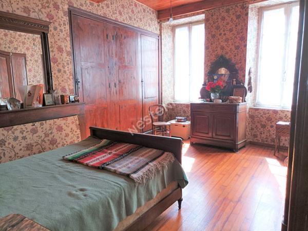 A VENDRE BÂTISSE DE CARACTÈRE AU COUR DE BÉLESTA - POTENTIEL EXCEPTIONNEL