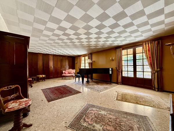 Maison 9 pièces 264 m2