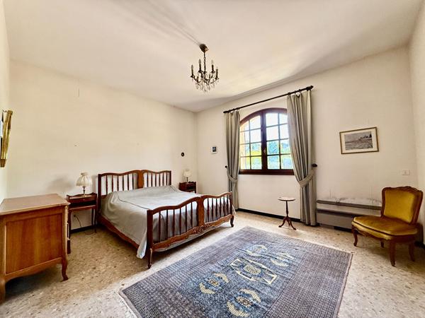 Maison 9 pièces 264 m2