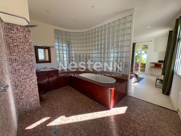 Maison d'exception meublé à louer à Nice avec vue mer - piscine - jardin 1800m² - 6 pièces 264m²