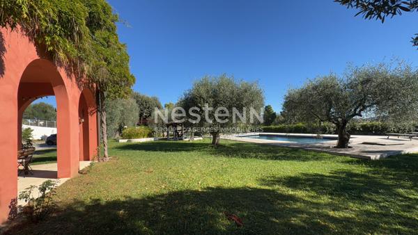 Maison d'exception meublé à louer à Nice avec vue mer - piscine - jardin 1800m² - 6 pièces 264m²