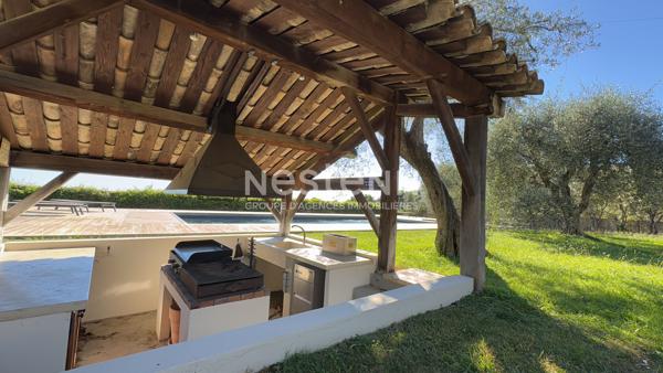 Maison d'exception meublé à louer à Nice avec vue mer - piscine - jardin 1800m² - 6 pièces 264m²