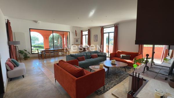 Maison d'exception meublé à louer à Nice avec vue mer - piscine - jardin 1800m² - 6 pièces 264m²