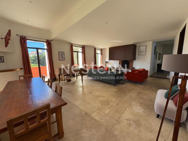 Maison d'exception meublé à louer à Nice avec vue mer - piscine - jardin 1800m² - 6 pièces 264m²