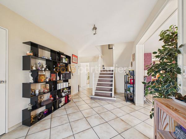 Vente
                Maison182 m² - 7 Pièces -
                    MERIGNAC (33700)