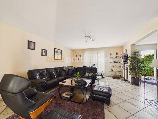 Vente
                Maison182 m² - 7 Pièces -
                    MERIGNAC (33700)