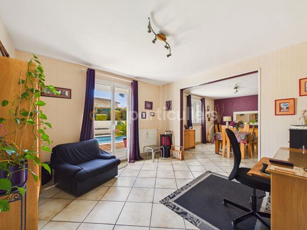 Vente
                Maison182 m² - 7 Pièces -
                    MERIGNAC (33700)