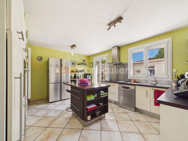 Vente
                Maison182 m² - 7 Pièces -
                    MERIGNAC (33700)