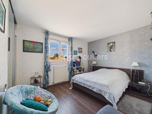 Vente
                Maison182 m² - 7 Pièces -
                    MERIGNAC (33700)