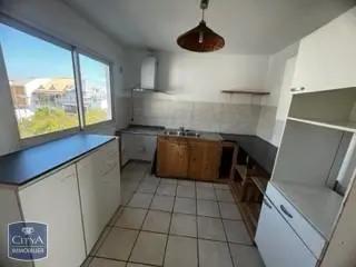 Appartement à louer 3 pièces 77.84m² Saint-Denis (97400)
