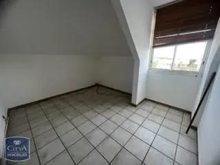 Appartement à louer 3 pièces 77.84m² Saint-Denis (97400)