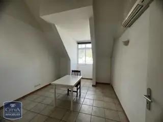 Appartement à louer 3 pièces 77.84m² Saint-Denis (97400)