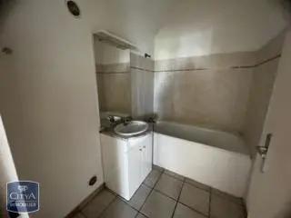 Appartement à louer 3 pièces 77.84m² Saint-Denis (97400)