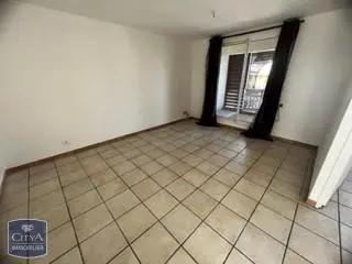 Appartement à louer 3 pièces 77.84m² Saint-Denis (97400)