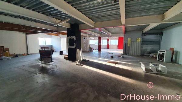 Commerce à vendre 10 pièces de 1 200 m²