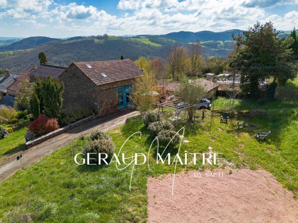 Belle demeure en pierre au coeur d'un hameau retiré