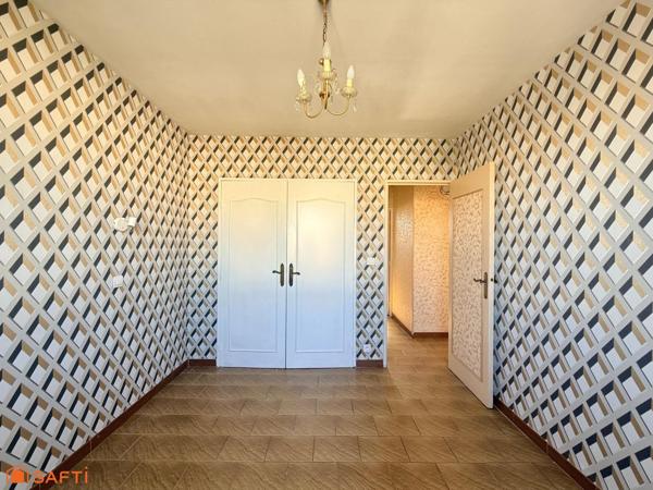 Maison de deux appartements deux faces, avec jardin sans vis à vis.