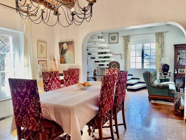 Aix'plore Immboilier vous propose cette maison de 177 m².