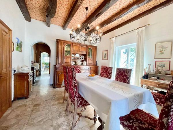 Aix'plore Immboilier vous propose cette maison de 177 m².