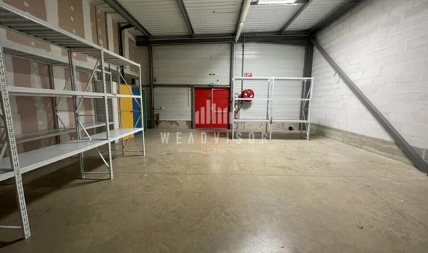 À LOUER : LOCAL COMMERCIAL 900 M² (SHON)