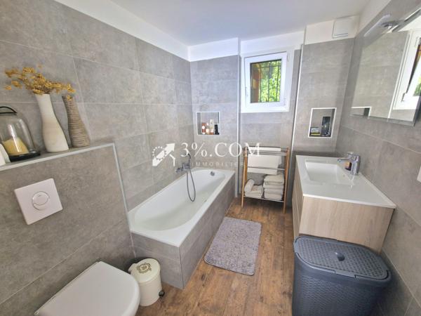 Villa 7 pièce(s) 5 chambre(s) 157 m²