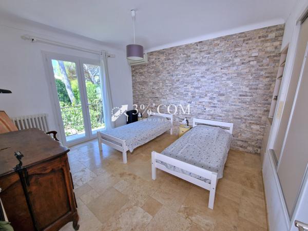 Villa 7 pièce(s) 5 chambre(s) 157 m²