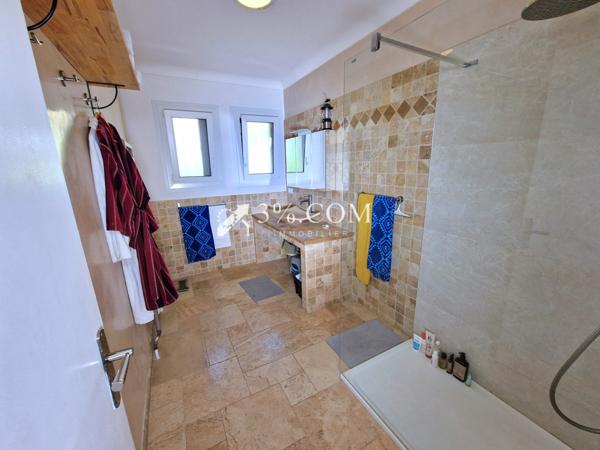 Villa 7 pièce(s) 5 chambre(s) 157 m²