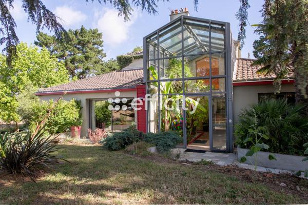 Maison
         7 pièces
        - 187 m² Bien prestige 440 000 € *