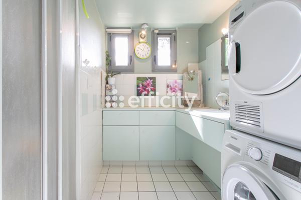 Maison
         7 pièces
        - 187 m² Bien prestige 440 000 € *