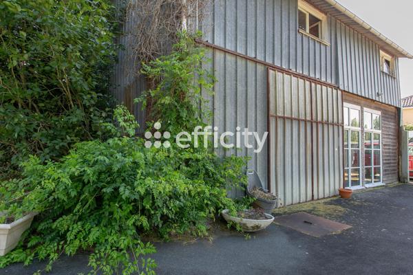 Maison
         7 pièces
        - 187 m² Bien prestige 440 000 € *