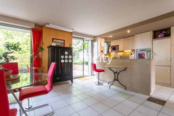 Maison
         7 pièces
        - 187 m² Bien prestige 440 000 € *