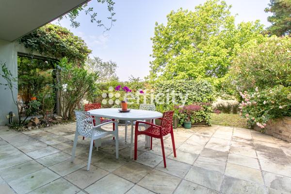 Maison
         7 pièces
        - 187 m² Bien prestige 440 000 € *