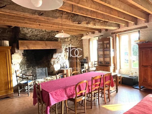 THEIX NOYALO Maison 10 pièces 285 m²