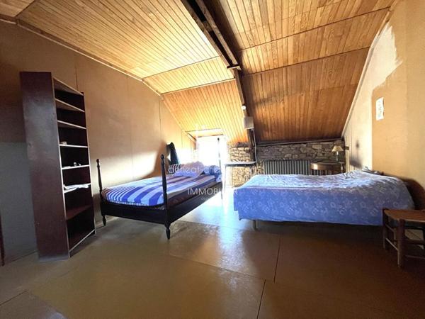 THEIX NOYALO Maison 10 pièces 285 m²