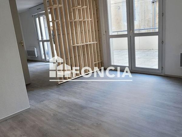 Location Studio 42.55 m² - 30 RUE BASSE Poitiers 86000