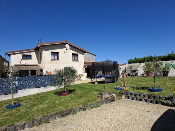 Maison à vendre - LEZOUX (63190) - 137 m² - 4 chambres - 252 000 euros