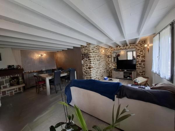 Maison à vendre - LEZOUX (63190) - 137 m² - 4 chambres - 252 000 euros