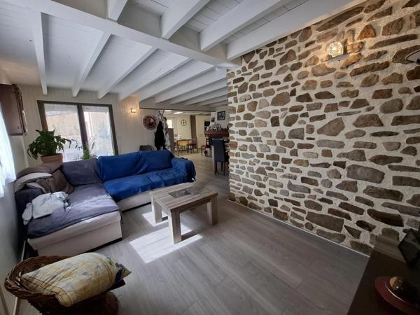 Maison à vendre - LEZOUX (63190) - 137 m² - 4 chambres - 252 000 euros