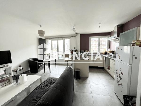 Location Appartement 3 pièces 54.33 m² - 2 RUE JULES VERNE Tours 37000